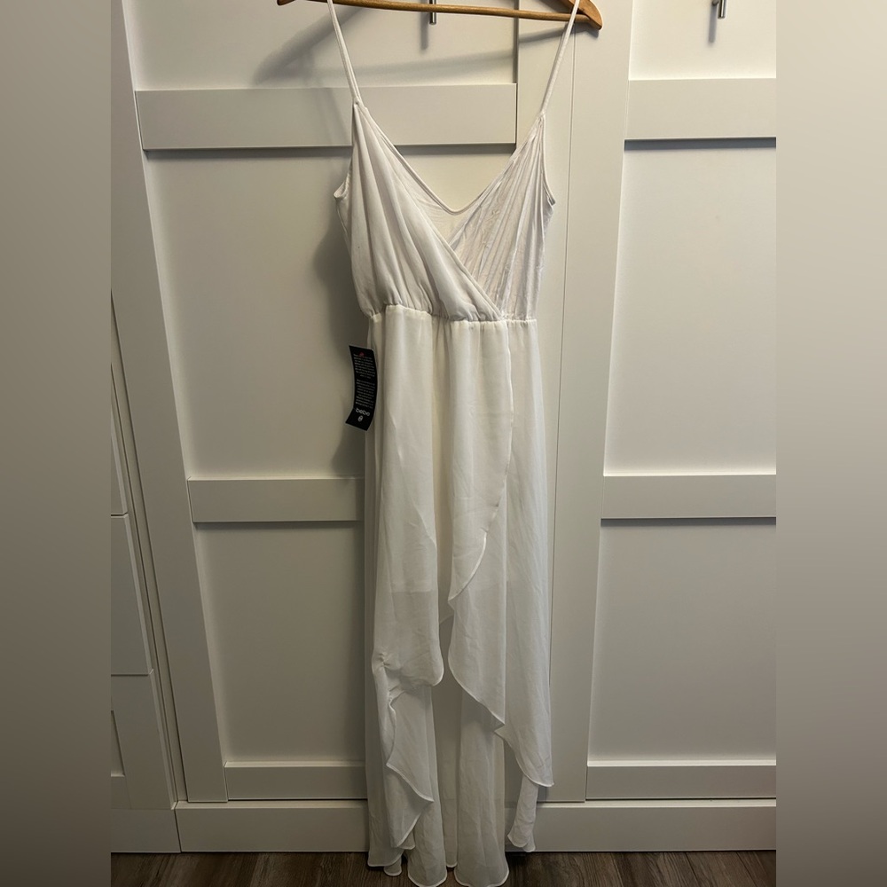 NWT 🏷️ Bebe Asymmetrical White Dress